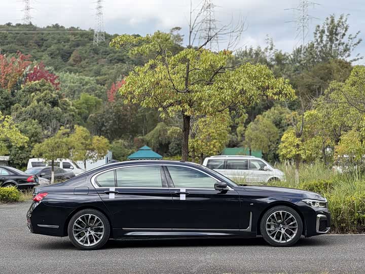 Фото 8 - BMW 7 Series