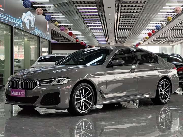 Фото 1 - BMW 5 Series