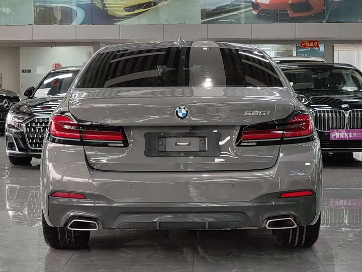 Фото 13 - BMW 5 Series