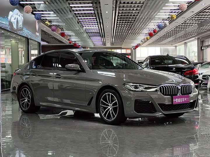 Фото 3 - BMW 5 Series