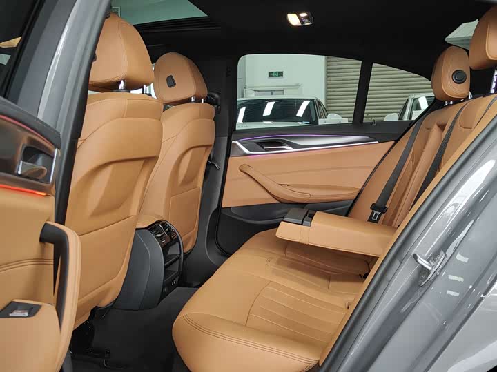 Фото 5 - BMW 5 Series