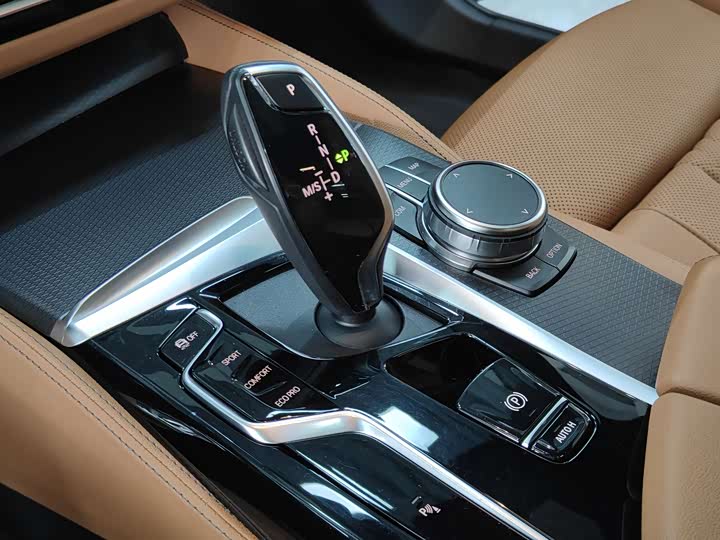 Фото 8 - BMW 5 Series