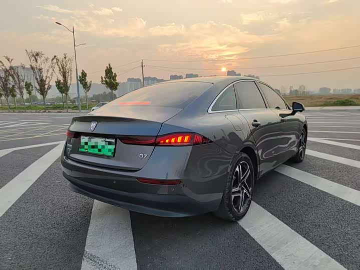 Фото 8 - Roewe D7