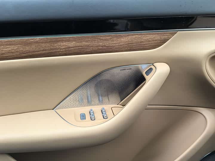 Фото 4 - Luxeed R7