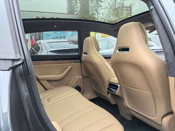 Фото 6 - Luxeed R7