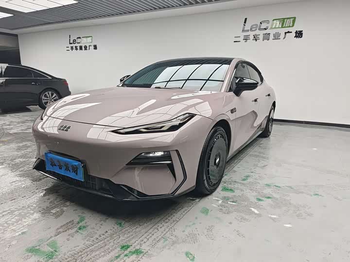 Фото 1 - Geely Galaxy E8