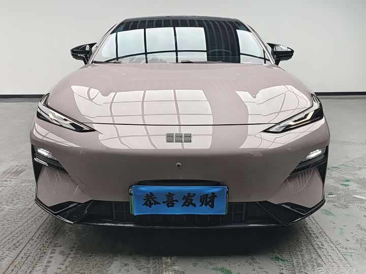 Фото 2 - Geely Galaxy E8