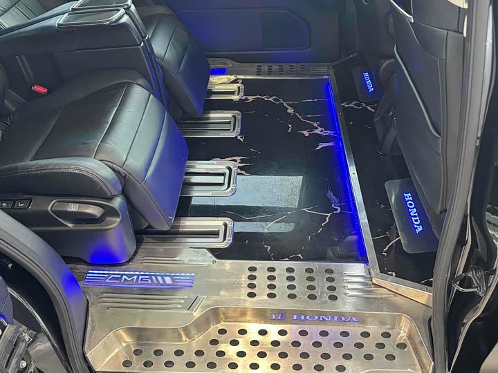 Фото 12 - Honda Elysion