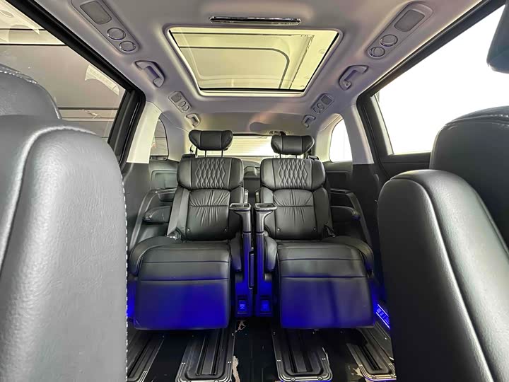 Фото 14 - Honda Elysion