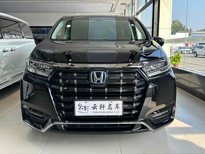 Фото 2 - Honda Elysion