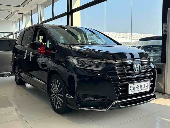 Фото 3 - Honda Elysion