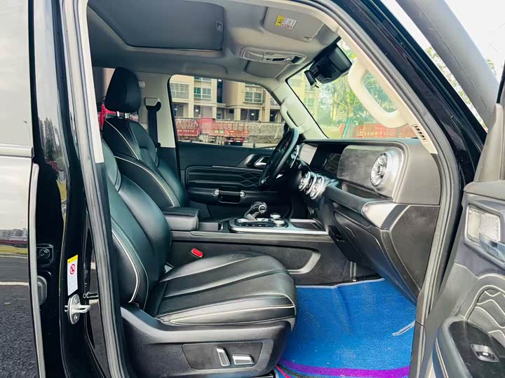 Фото 9 - Tank 300