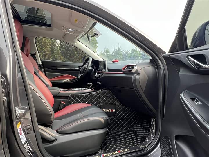 Фото 14 - Changan Oshan X5