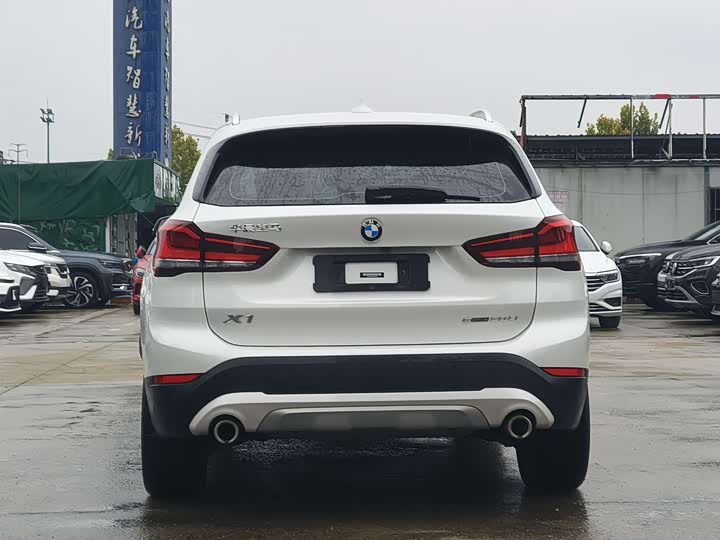 Фото 8 - BMW X1