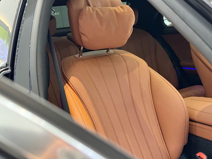 Фото 13 - Mercedes-Benz S-Class