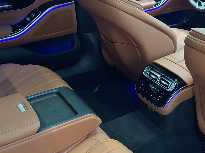 Фото 15 - Mercedes-Benz S-Class