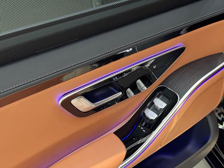 Фото 20 - Mercedes-Benz S-Class