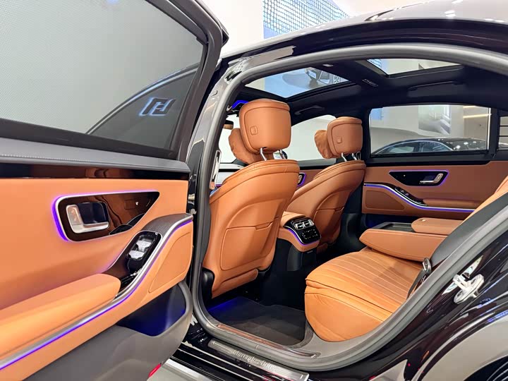 Фото 5 - Mercedes-Benz S-Class