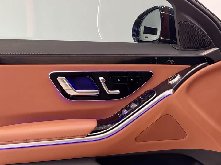 Фото 8 - Mercedes-Benz S-Class