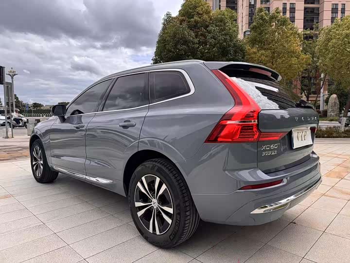 Фото 9 - Volvo XC60