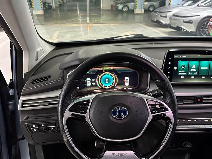 Фото 9 - Beijing EX3