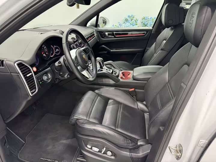 Фото 5 - Porsche Cayenne