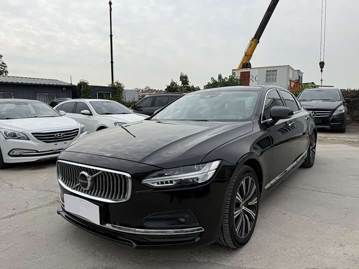 Фото 1 - Volvo S90