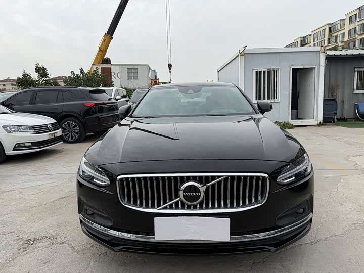 Фото 2 - Volvo S90
