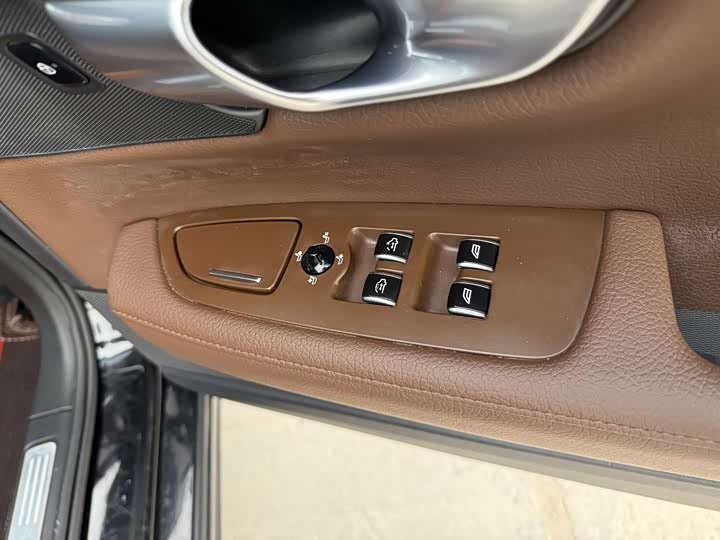 Фото 8 - Volvo S90