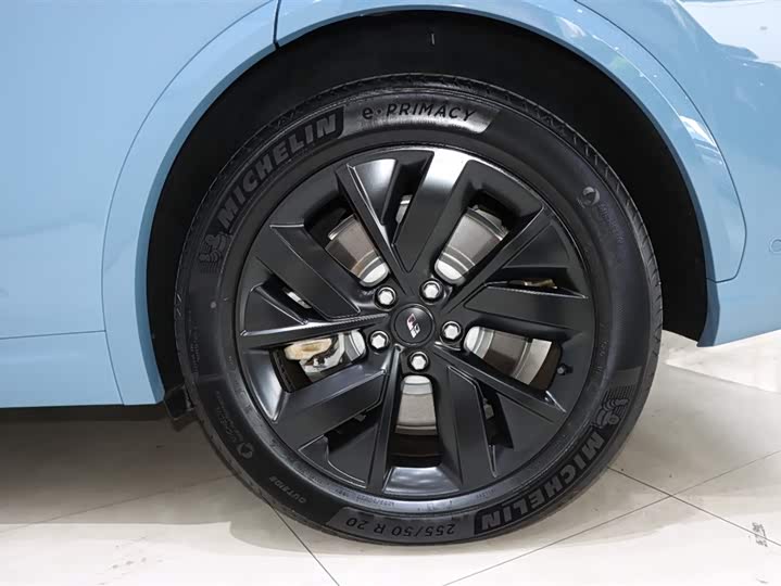 Фото 16 - LiXiang L7