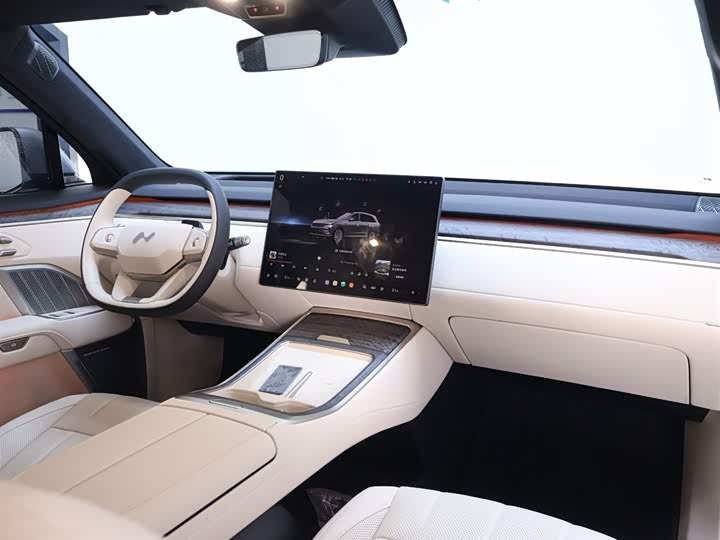 Фото 20 - Nio Onvo L90