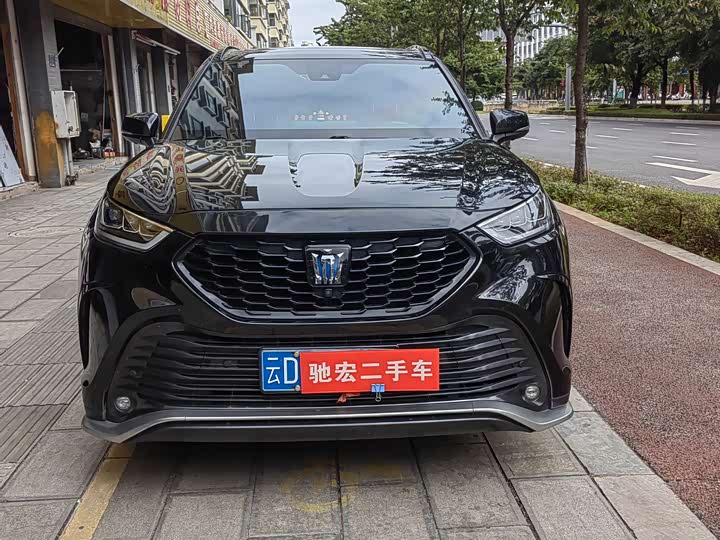 Фото 1 - Toyota Crown Kluger