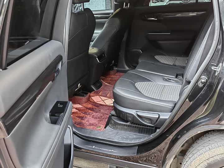 Фото 10 - Toyota Crown Kluger