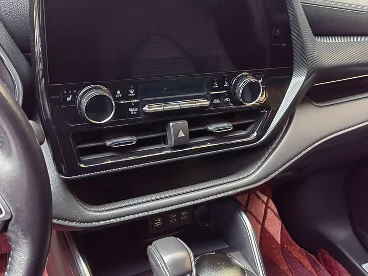 Фото 11 - Toyota Crown Kluger