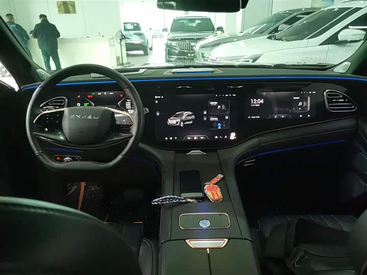 Фото 10 - Exeed VX