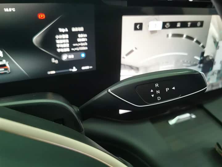 Фото 14 - Exeed VX