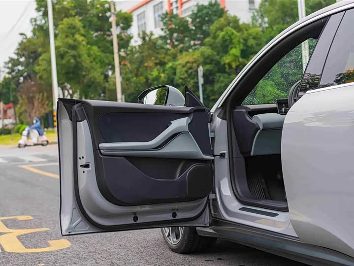 Фото 8 - Nio ET5T