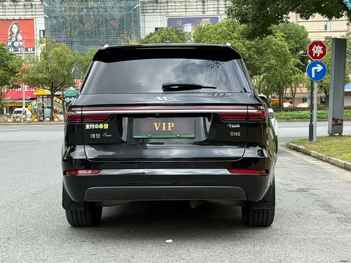 Фото 8 - LiXiang One