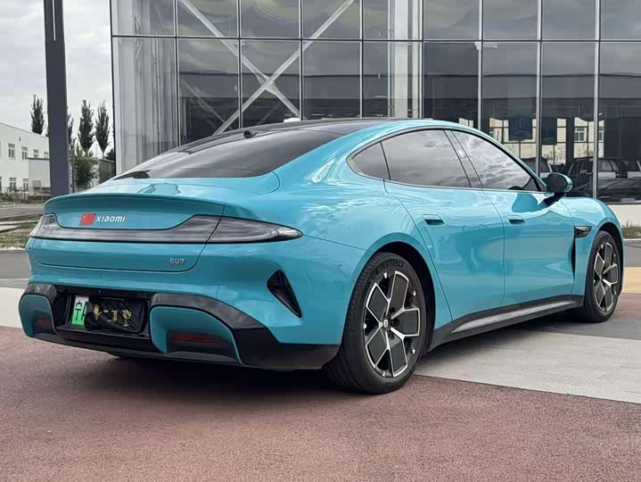 Фото 14 - Xiaomi SU7