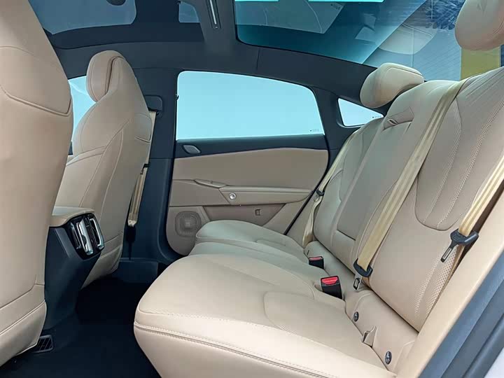 Фото 18 - BAIC Arcfox Alpha S5