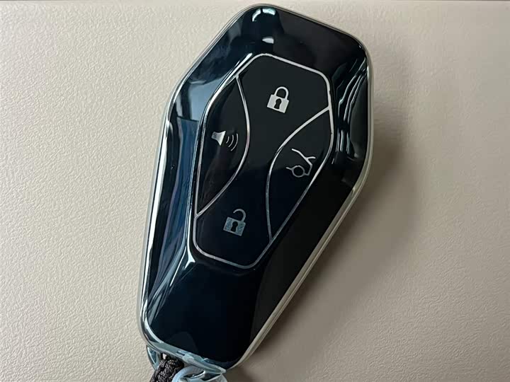 Фото 22 - BAIC Arcfox Alpha S5