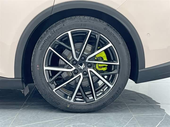 Фото 28 - BAIC Arcfox Alpha S5