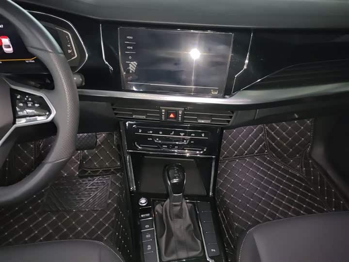 Фото 13 - Volkswagen Passat