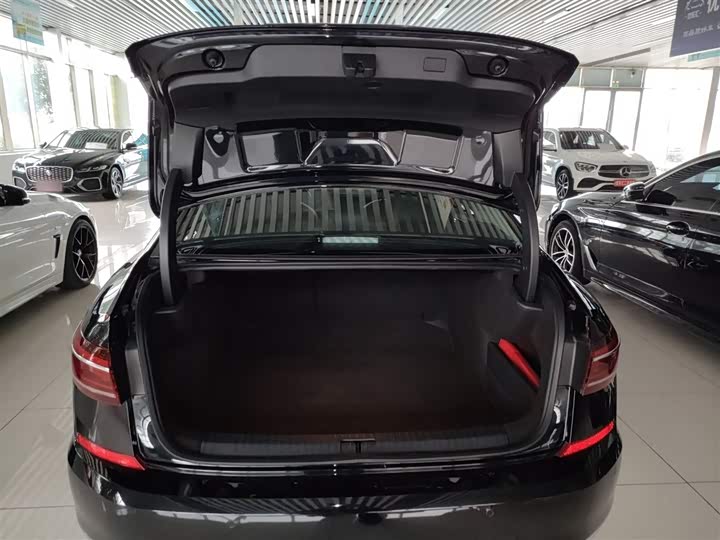 Фото 19 - Volkswagen Passat