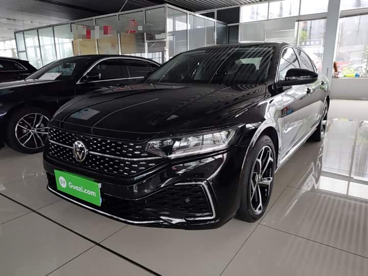 Фото 2 - Volkswagen Passat