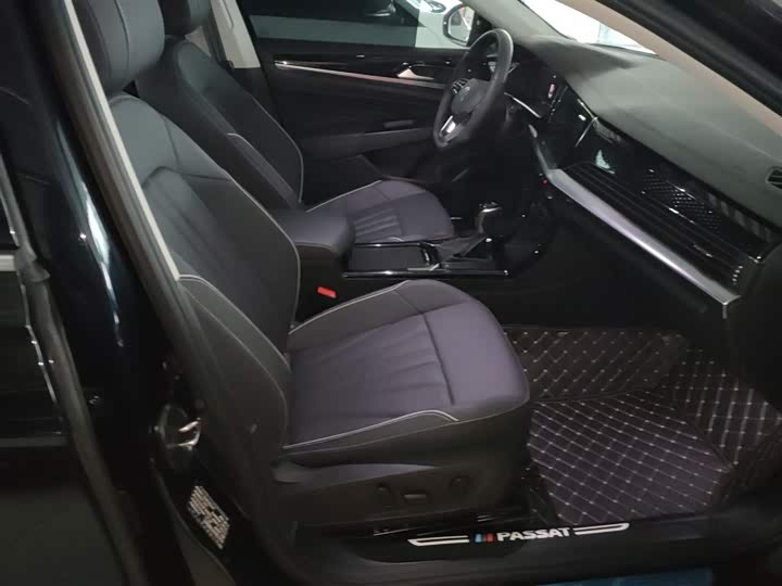 Фото 25 - Volkswagen Passat