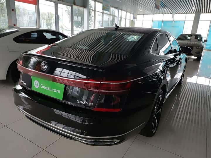 Фото 7 - Volkswagen Passat