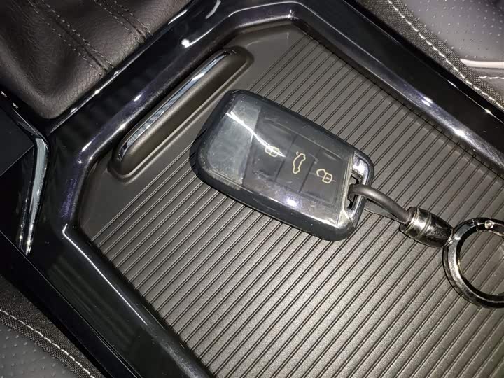 Фото 9 - Volkswagen Passat