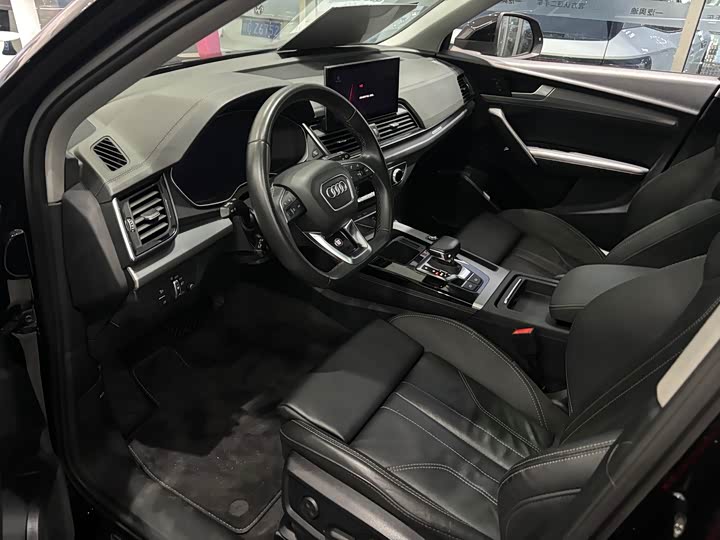 Фото 2 - Audi Q5L