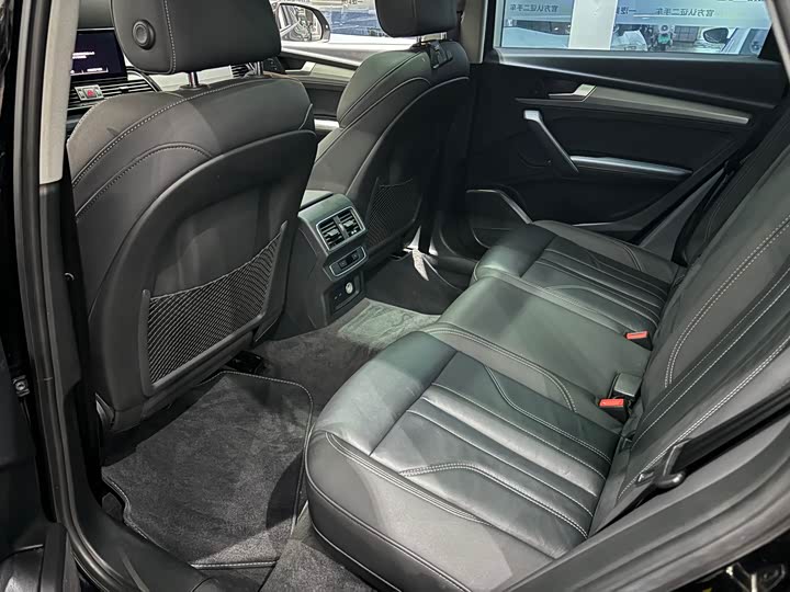 Фото 3 - Audi Q5L